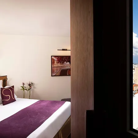 Szálloda Maison Fl 4*